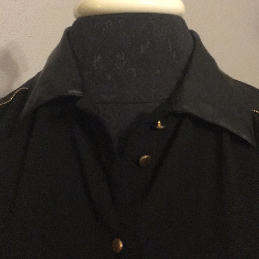 Top - Picture 3 of 5